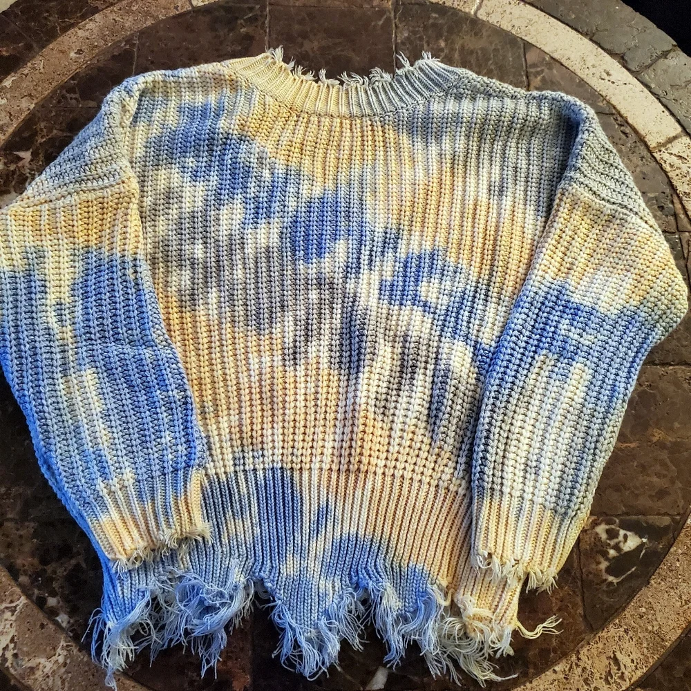 Main Strip Tie Dye Distressed v neck sweater L NEW